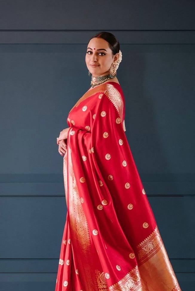 Royal Red Lichi Silk Saree with Rich Zari Pallu & Jacquard Weaving