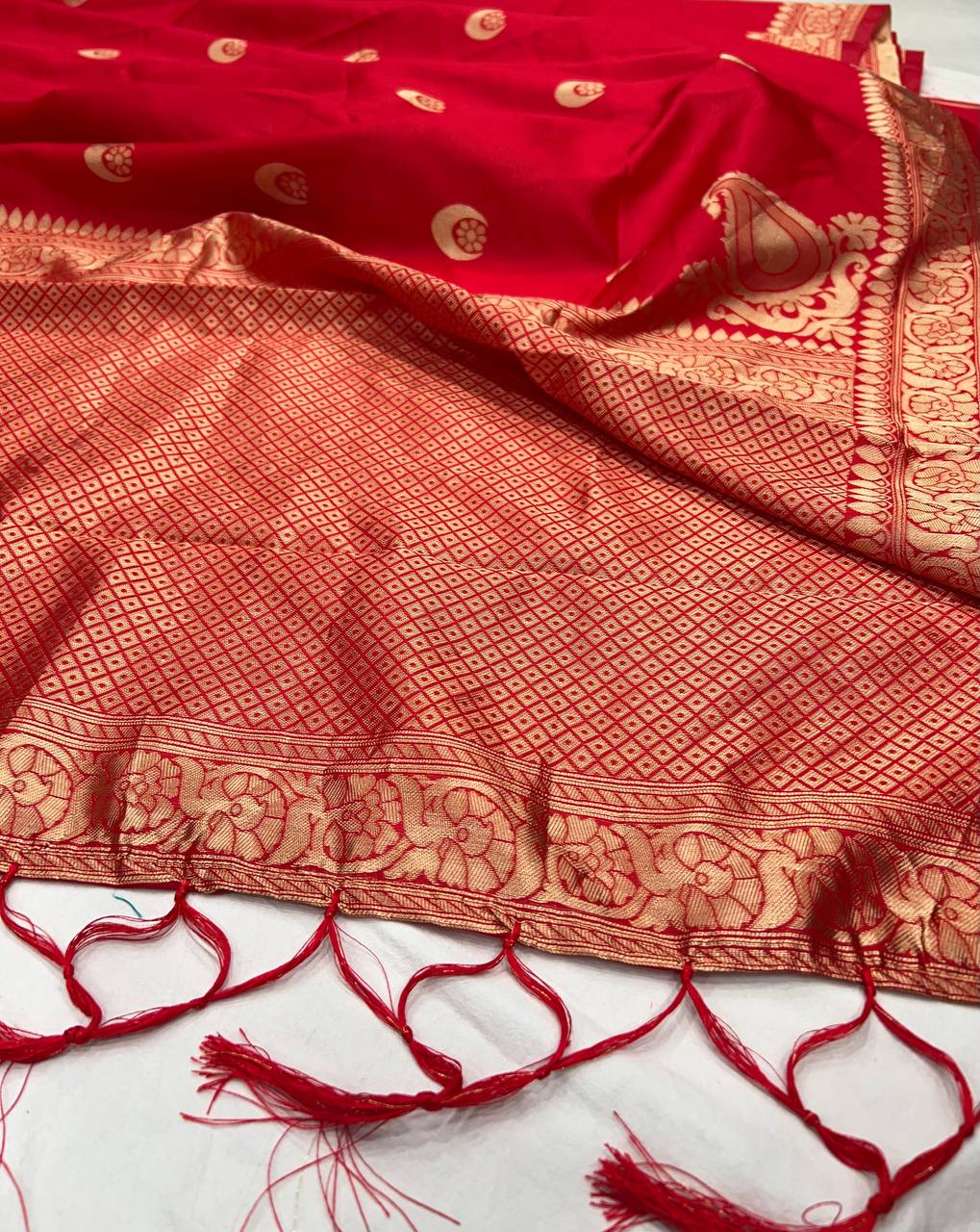 Royal Red Lichi Silk Saree with Rich Zari Pallu & Jacquard Weaving
