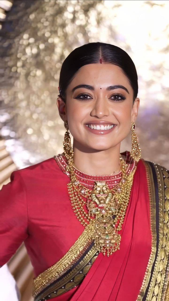 Red Silk Saree with Antique Gold Zari Border | Bridal Wedding & Festive Wear