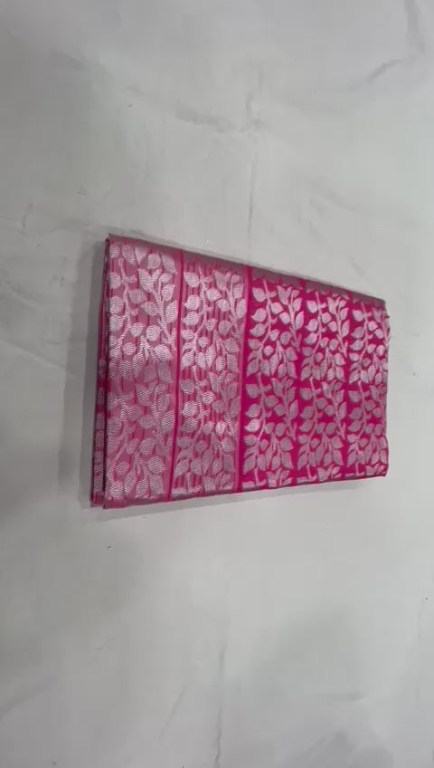 Elegant Pink Soft Lichi Silk Saree with Floral Jacquard & Rich Pallu