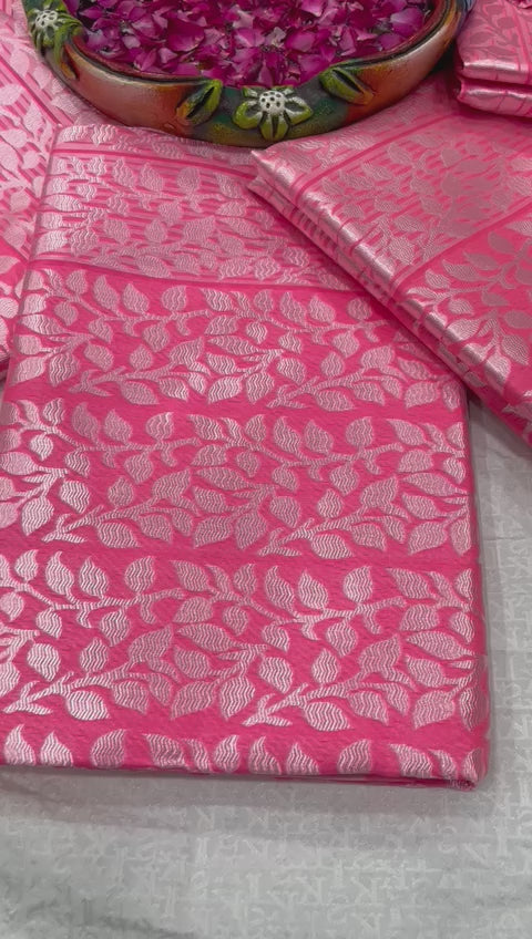 Elegant Pink Soft Lichi Silk Saree with Floral Jacquard & Rich Pallu