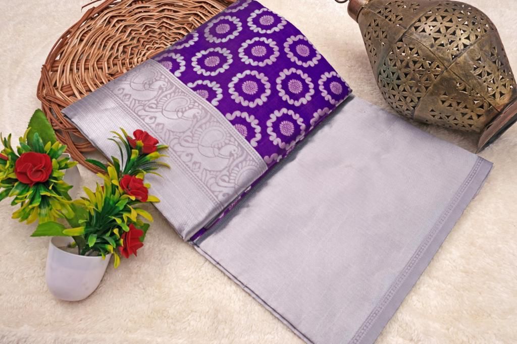Royal Soft Lichi Silk Saree with Rich Jacquard Pallu – Elegant Festival Special