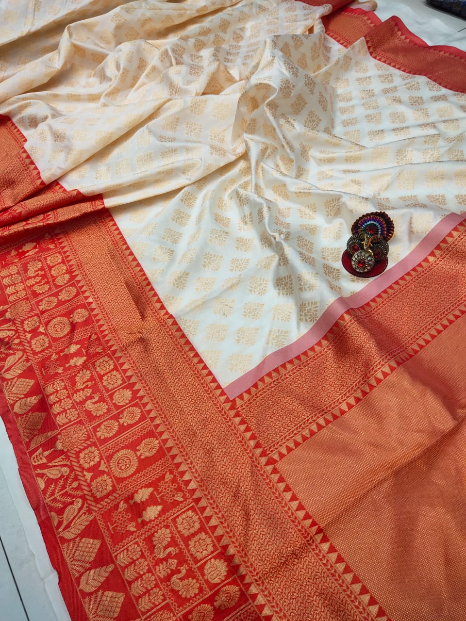 Royal Cream & Red Soft Lichi Silk Saree – Traditional Jacquard Festive Wear
