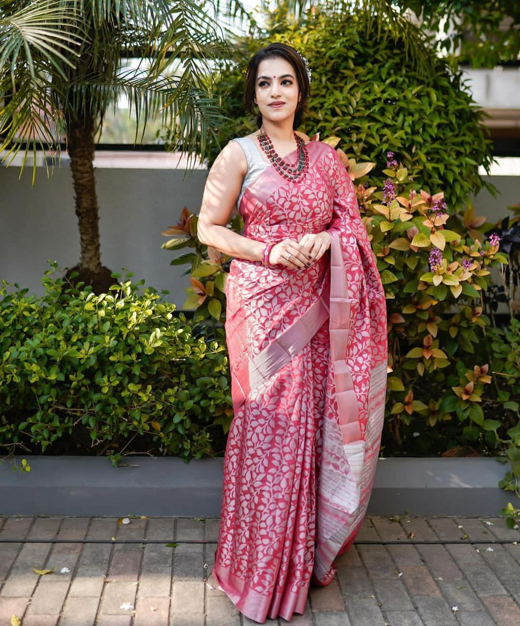 Elegant Pink Soft Lichi Silk Saree with Floral Jacquard & Rich Pallu