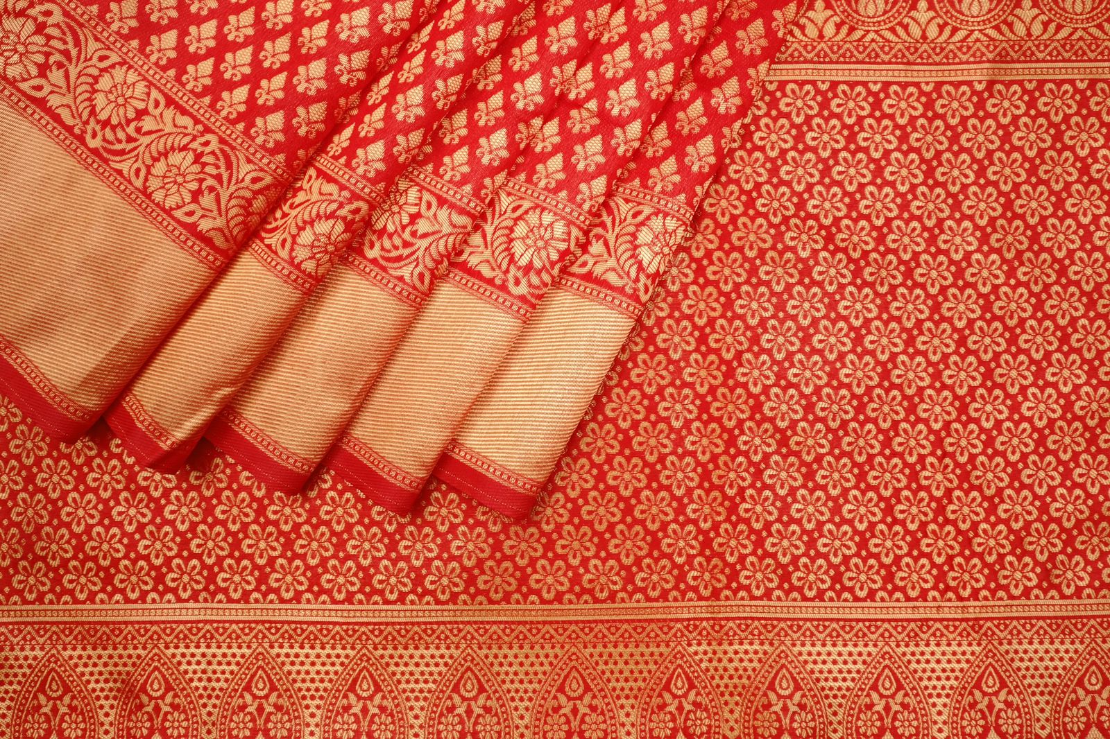 Royal Red Soft Lichi Silk Saree with Heavy Jacquard Pallu – Wedding Collection