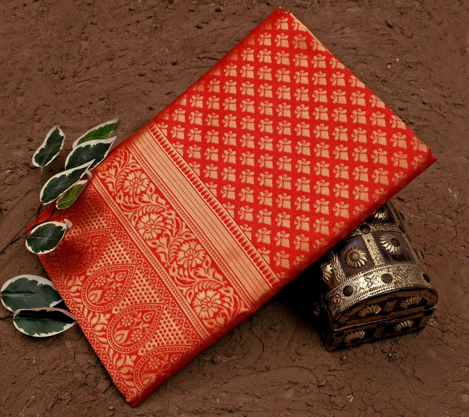 Royal Red Soft Lichi Silk Saree with Heavy Jacquard Pallu – Wedding Collection