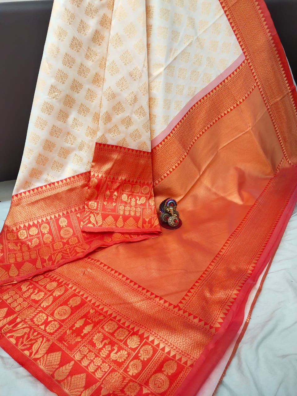 Royal Cream & Red Soft Lichi Silk Saree – Traditional Jacquard Festive Wear